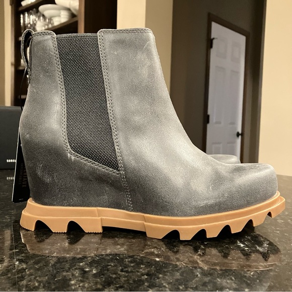 New Sorel Joan of Arctic Wedge III Chelsea Bootie, Waterproof Leather Ankle Boot - Picture 8 of 16